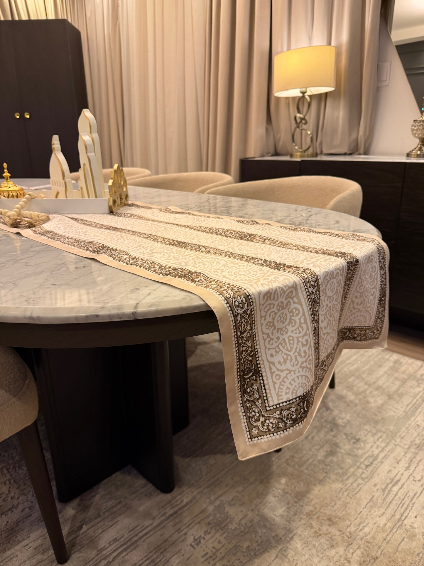 .Arabesque beige runner