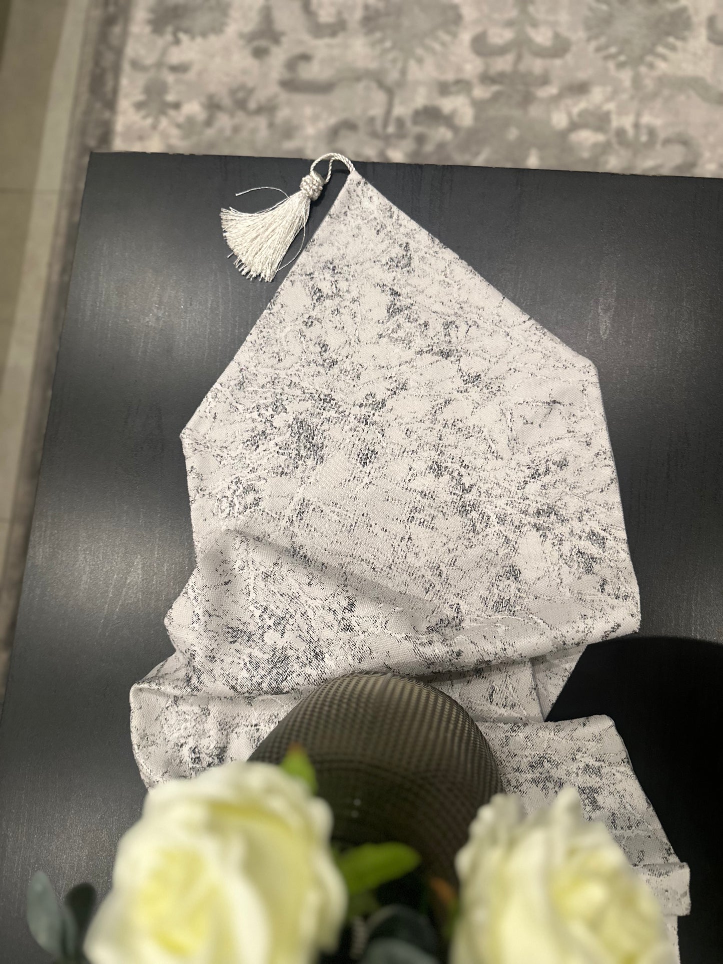 Grey graphite runner