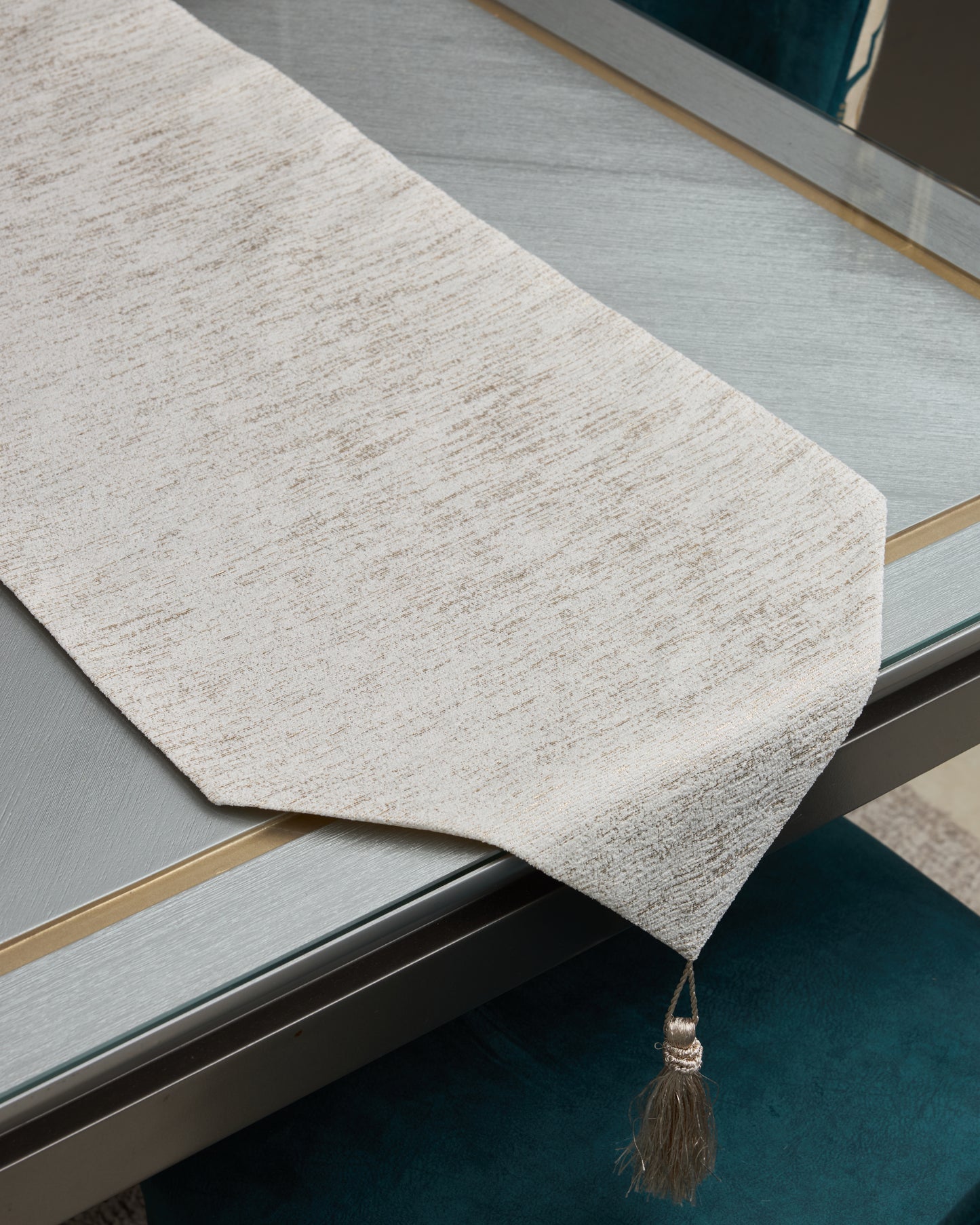 Offwhite &goldstrips