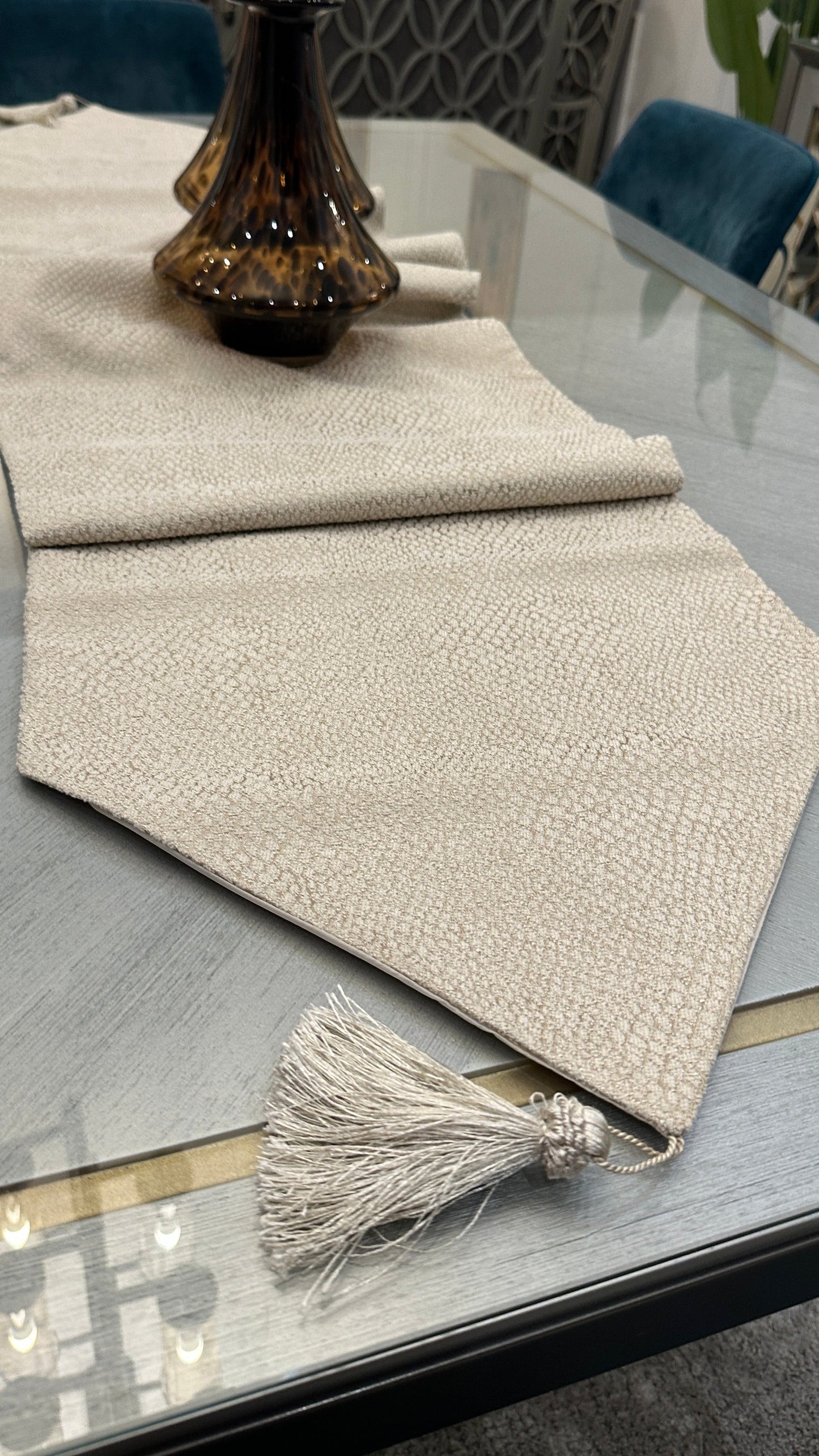 Golden honeycomb runner