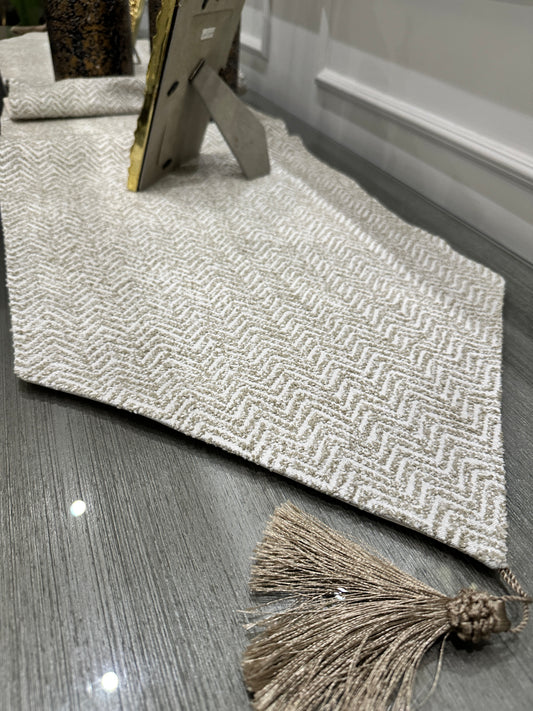 Beige zigzag runner