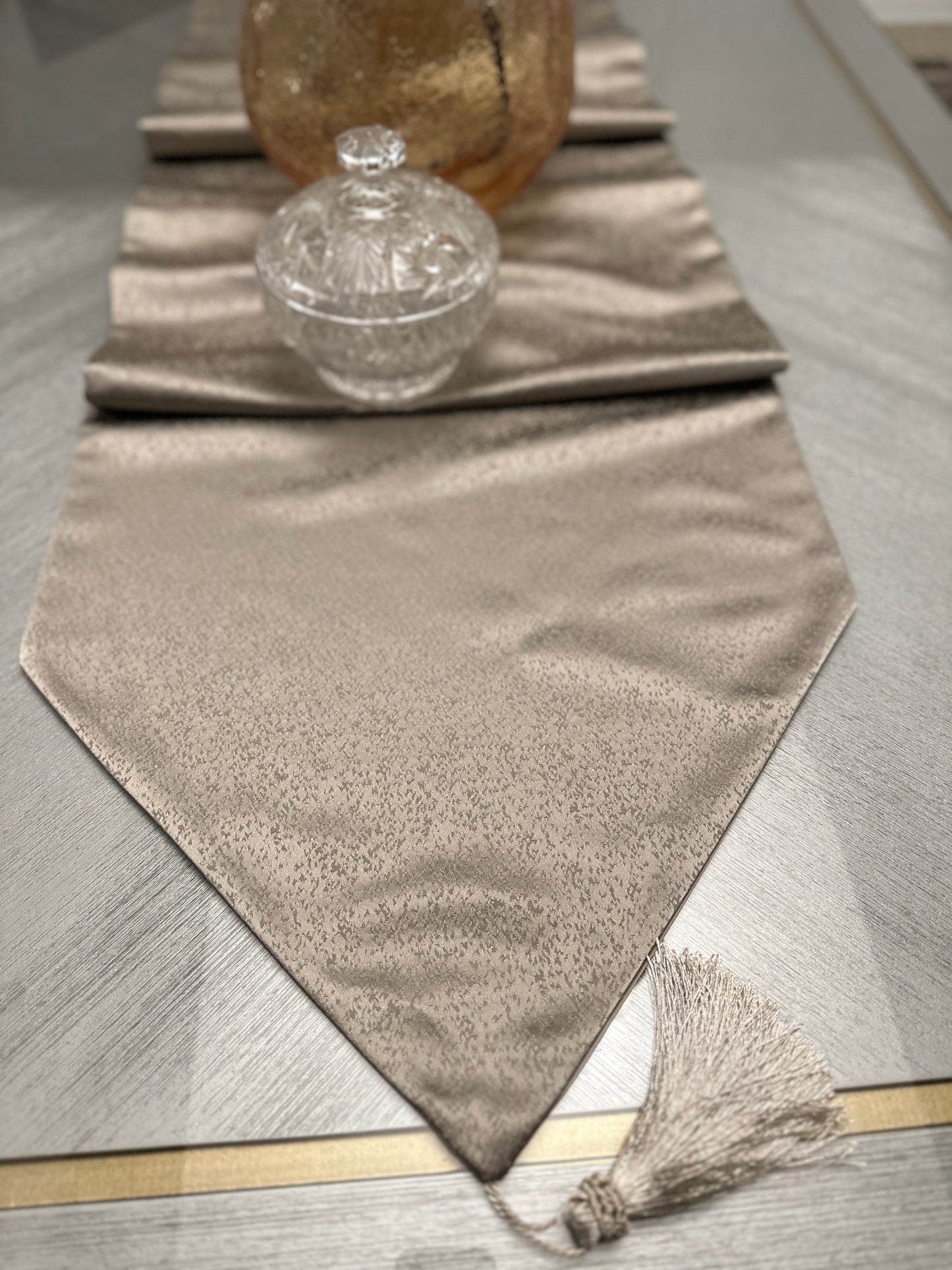 Cafe silk runner