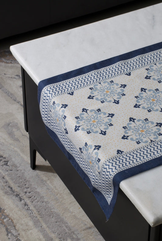 .Moonlight blue runner