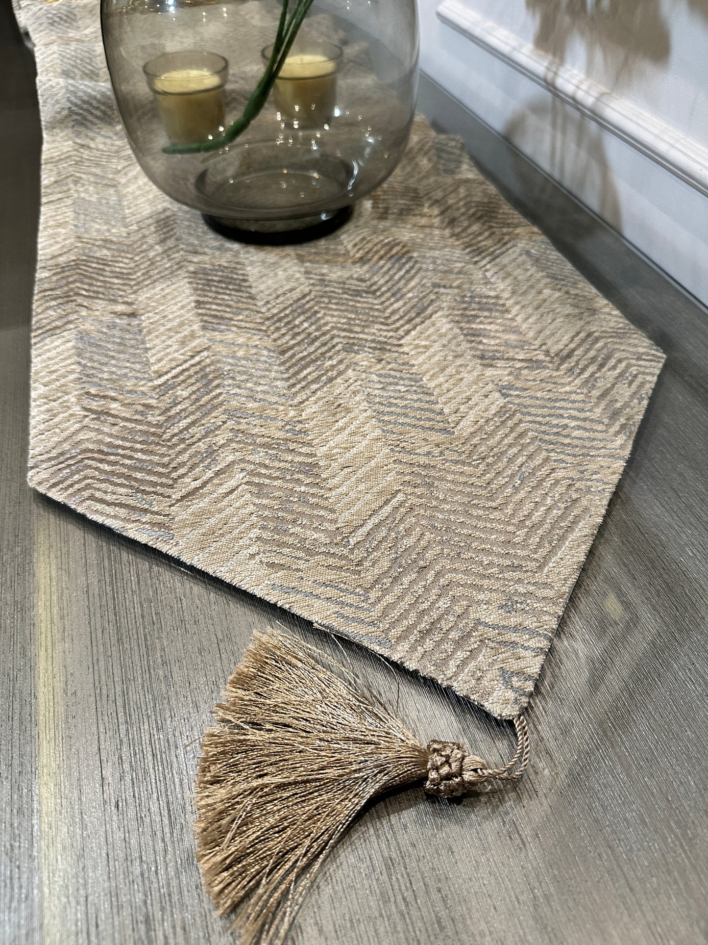 Grey&champagne zigzag runner