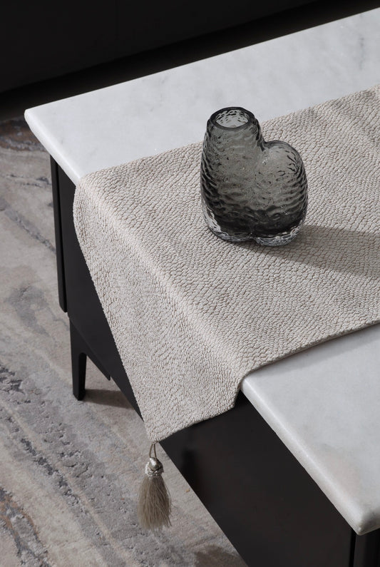 Golden honeycomb runner