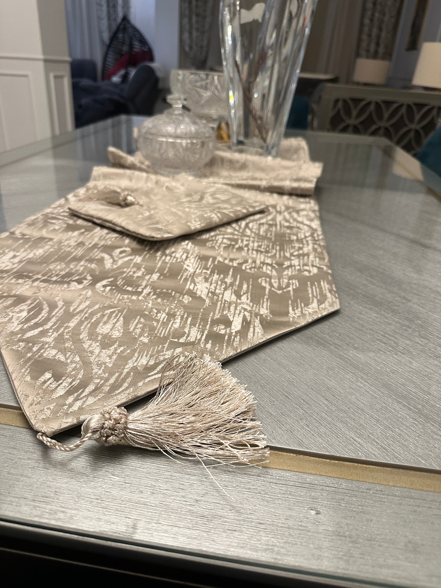 Cafe Damask runner