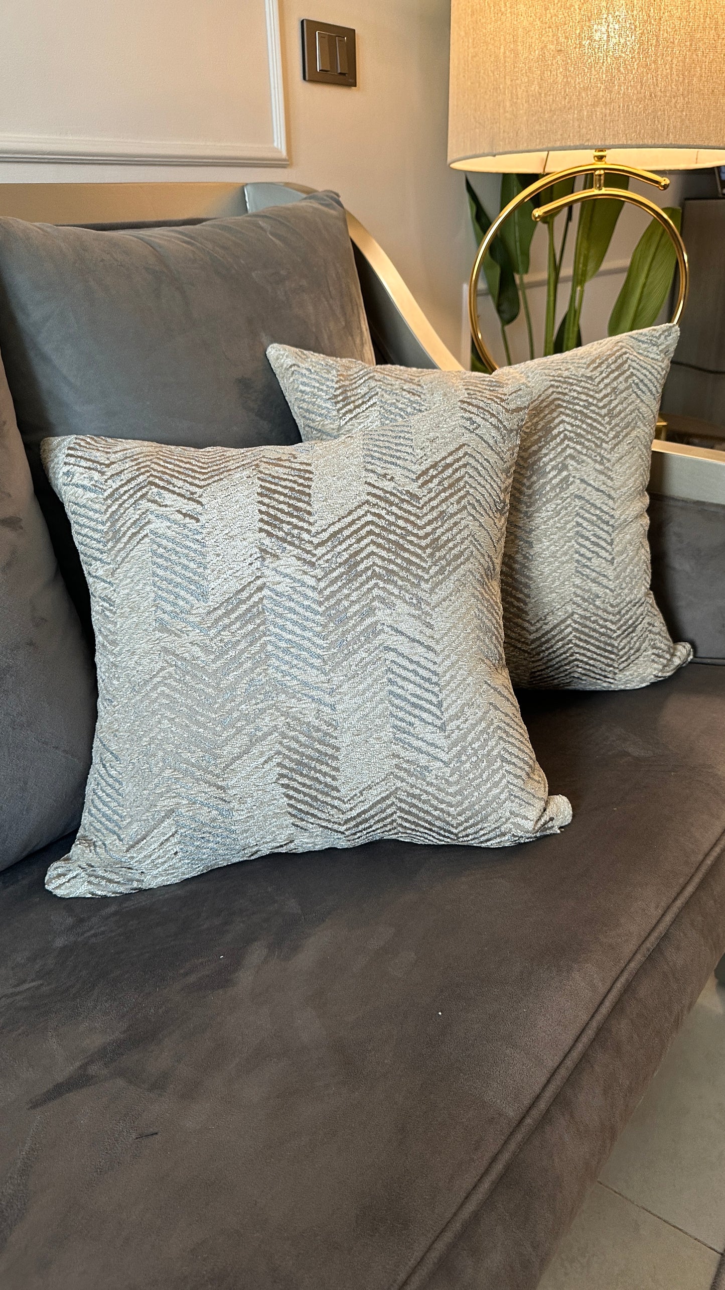 Grey&beige zigzag cushion cover
