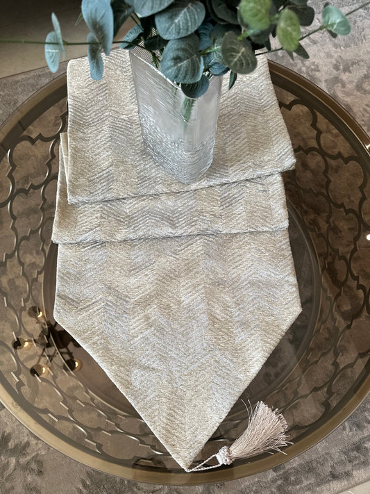 Grey&beige zigzag runner